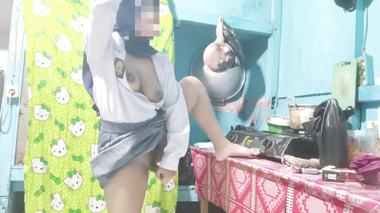 Sister-in-law masturbates before leaving for school