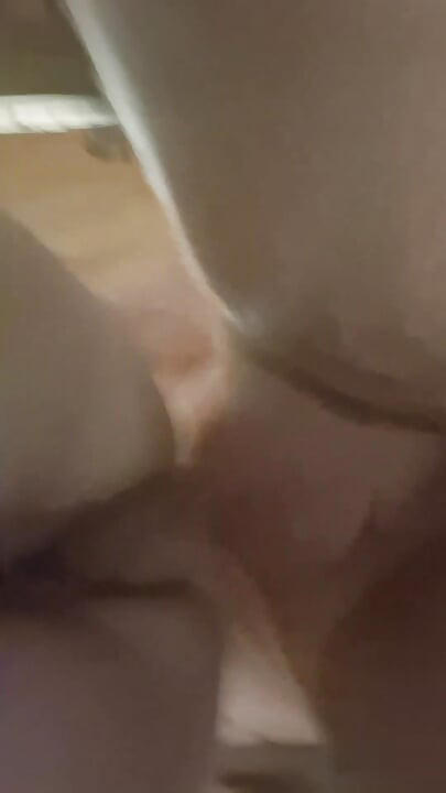 Izbliza duboko glađenje pičke s punjenjem