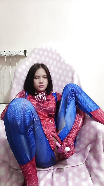 바이브레이터로 노는 스파이더걸