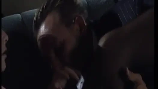 Blondes deutsches schätzchen wird in klassiker von einem dicken schwanz gefickt