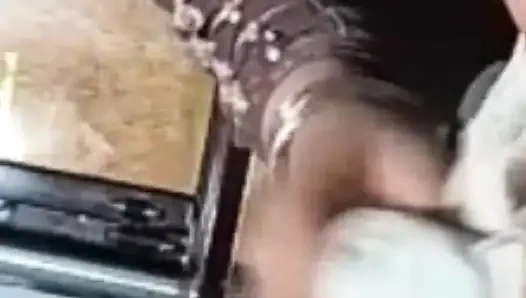 Desi bhabhi India ngentot hardcore seperti mesin dengan kontol besar