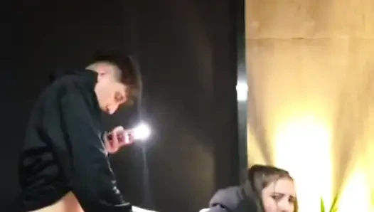 Schreiende hure hat meine muschi in einem telo gebrochen