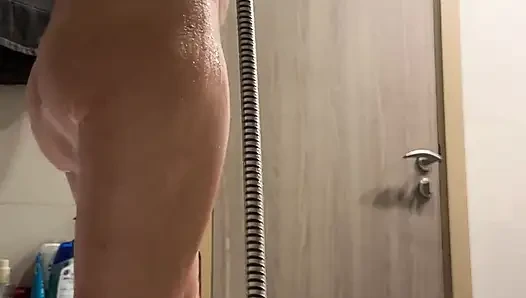 Intimate Shaving in the Bathtub