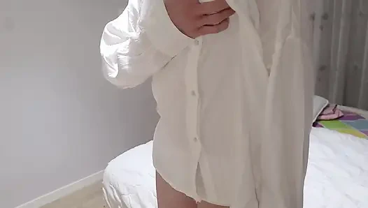 Bevor er mich fickte, steckte er drei finger in meine muschi