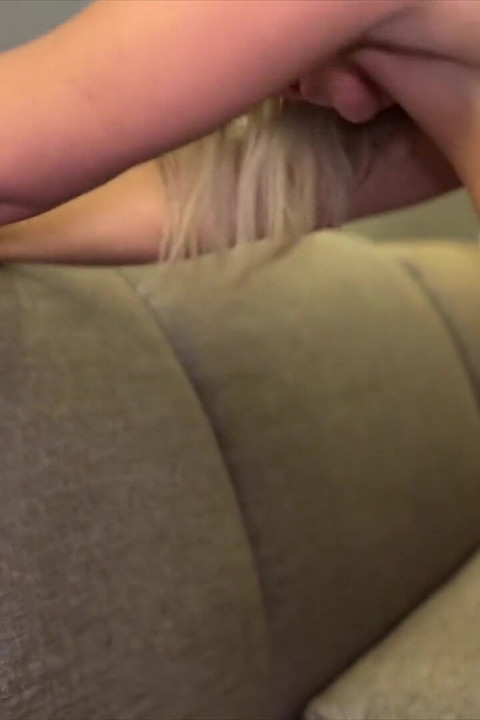 Leah Layz Pays Mrflourish an Afternoon Visit for Some Sex and Anal Training