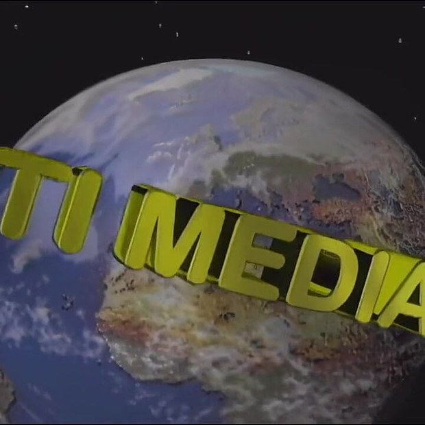 The Hot Blonde Takes Over the Customer Service Intensively