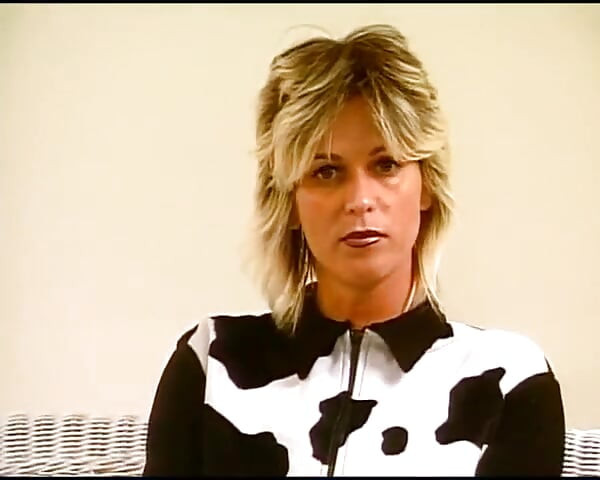 Amateur Blonde Babe Showing Her Perfect Body on Camera