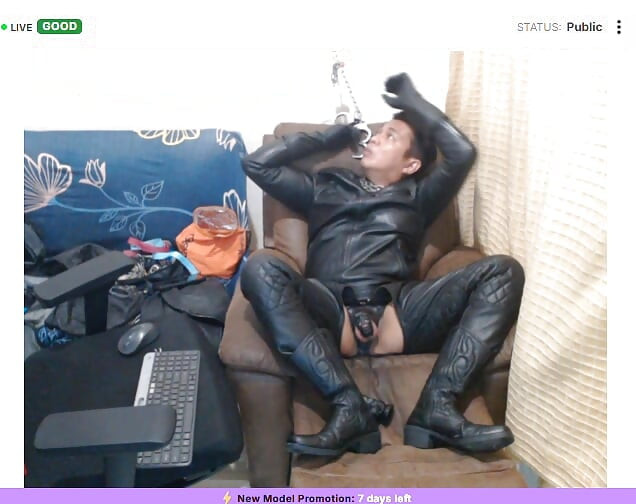 Leather Doggy Gay