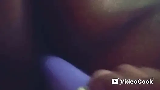 Mainin vibrator tengah malam!!