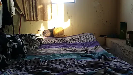 Ich kam, um mir den film zu gucken, und reite am ende auf den schwanz, latina-amateurin mit dickem arsch
