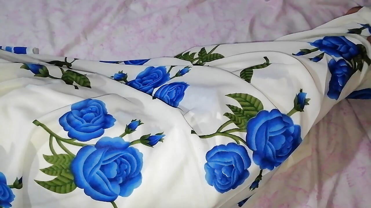 사리 아줌마 젖은 보지 전신 쇼