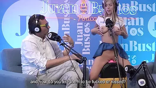 Lebih enak dari mainan seksnya! Mollysmith muncrat di seluruh mesin sybian di podcast Juan Bustos