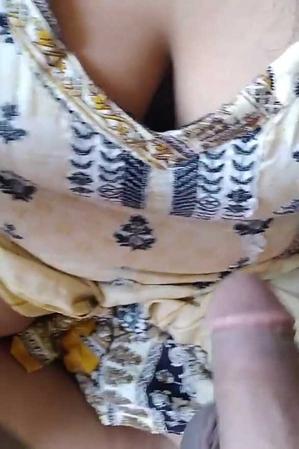 Girlfriend & Boyfriend Enjoy Titty Fucking