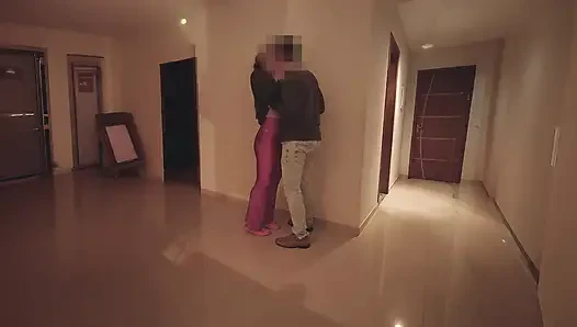 Ateşli evli kadın bina partisinde sikiliyor - ağzına boşalma