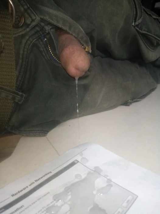 Elimde mastürbasyon yapıyor, sonra dölü götüme sokuyor