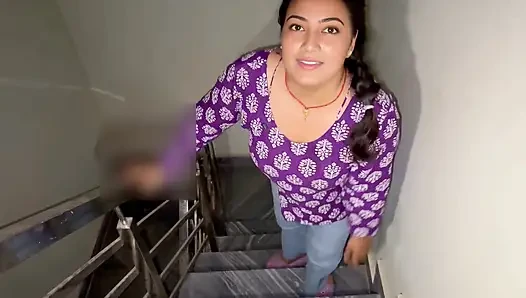 Stranger girl, park me mili I'm lucky boy mane uske maze liye paiso me , Full Hindi Viral Video