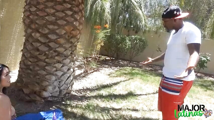 Big Booty Puerto Rican Gets Fucked Outside by Rome Majors BBC