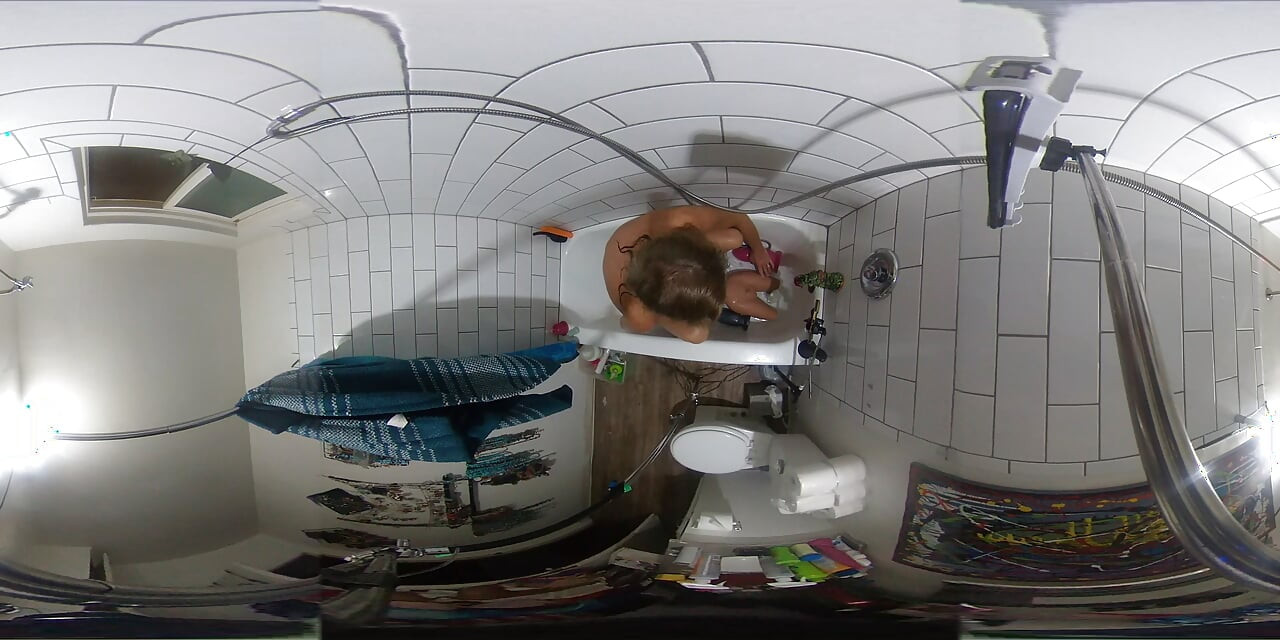Lizzy Yum VR October 2026 Bathing Masturbation Dilating