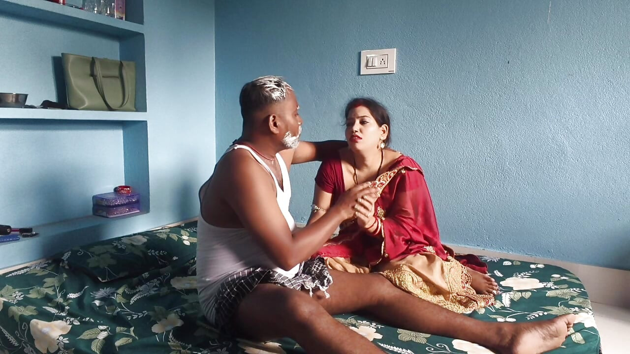 Old man affair with daughter-in -law, when his son was not at home, cum in mouth