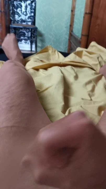 Wank and cum in tights