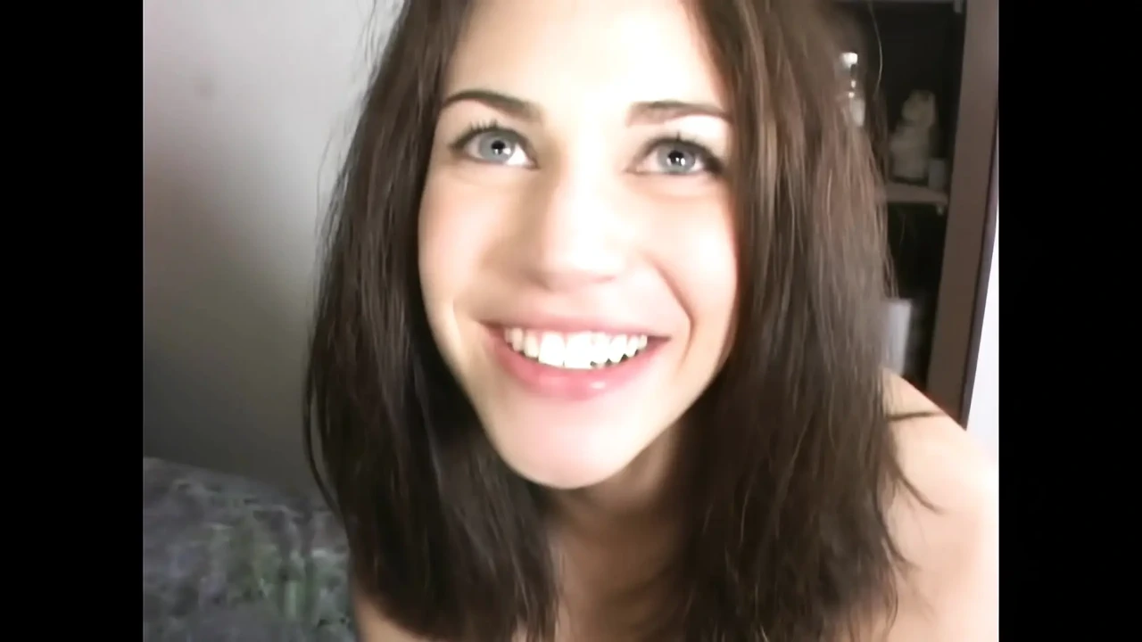 费丝·莱昂：年轻女神, 拥有柔软完美的臀部