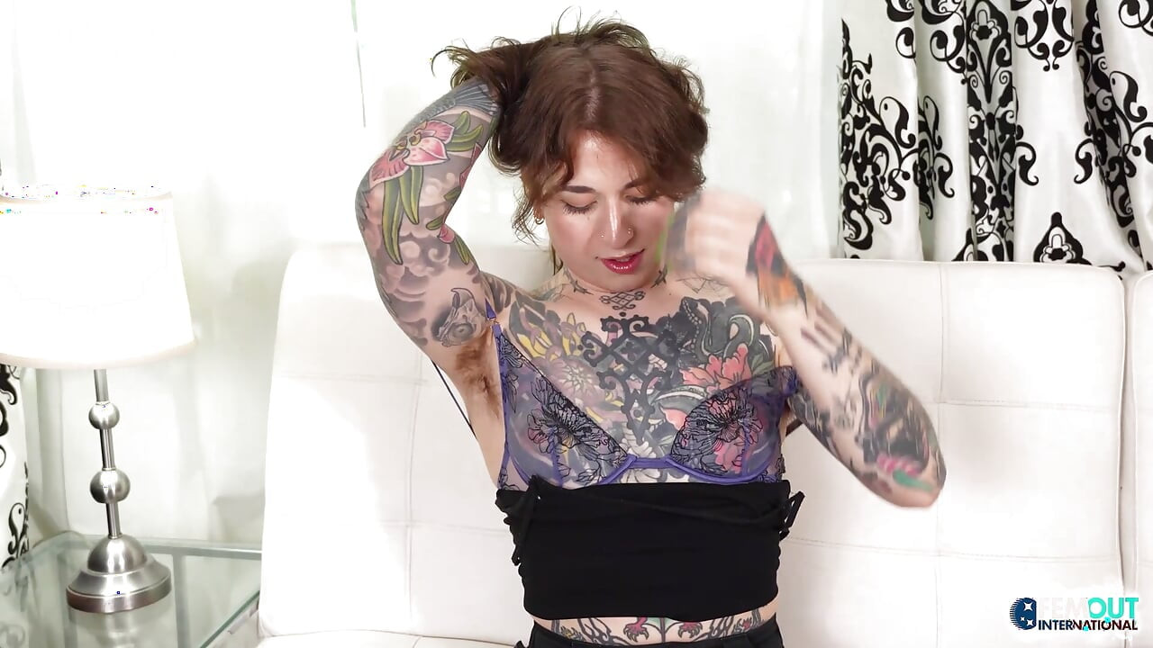 FEMOUT - Raven Opales Makes a First Impression That Lasts