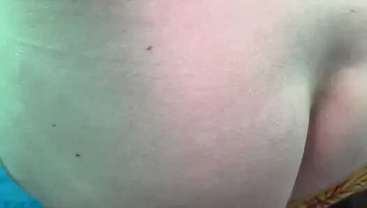 Aku punya kejutan untukmu di tenda...