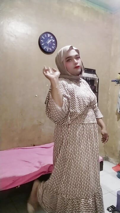 Ivvy crossdresser hijab feels horny after a month. Then she cums