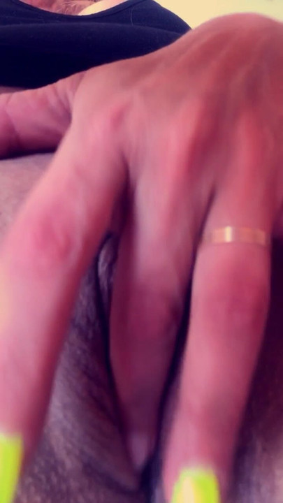 Ráda se hladím 
Připojíte se ke mně?