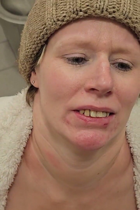 Nikolaus Quicky in a Public Toilet