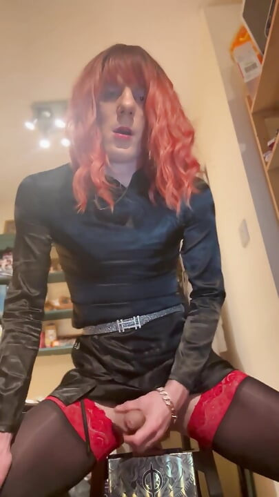 Jess Silk Rides Dildo