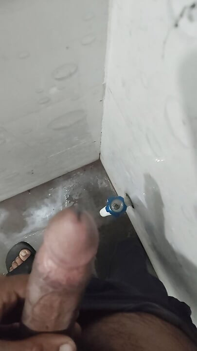 hastmaithun karte hue maal girate hue