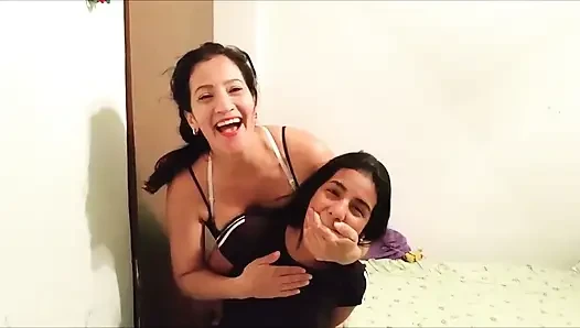 Pembersih celana dalam kecil ibu tiri