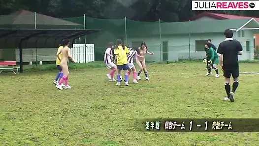 Slut moans as she gets fingered before a hard fuck by two huge cocks