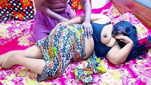 POV Desi bengalische stiefmutter ist sogaya und sie wird geweckt und hart gefickt in doc-style