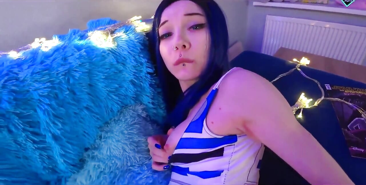 R2d2 Loves Anal and Dick in a Tight Hole. Karneli Bandi