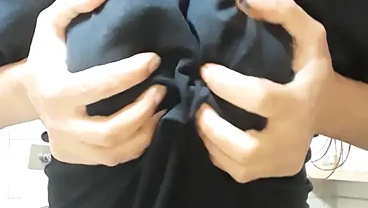 Indian hot bhabi playing own big boobs tight nipel