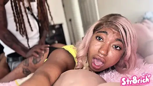 Мой бойфренд на работе, когда мой отчим в моей горячей юной киске, широко растягиваю меня