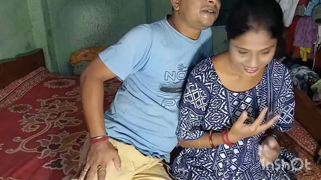Indian chachi Pinki is naked and salutes the cock while talking dirty in Hindi and bengali
