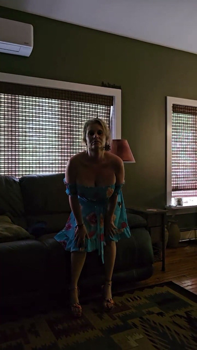ONLYFAN BIG TIT Clips Released for Everybody to see Mommy on a Summer Day | Clip 1