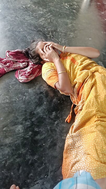 Desi hot bhabi tight pussy girls want sex