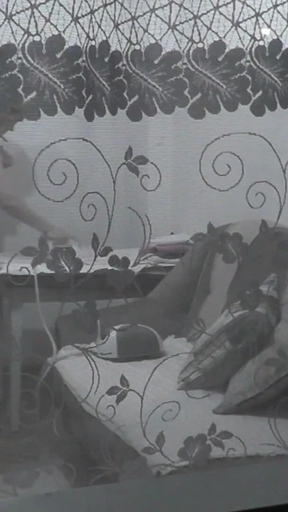 Unforgettable moment from "Naked stepdaughter ironing clothes does not hesitate to flash stepdad"