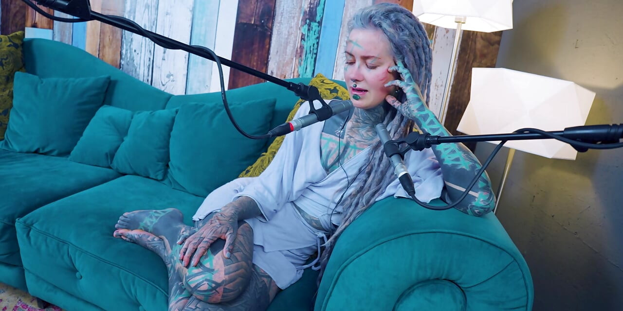 Saya bercakap tentang Y - awak - ASMR Podcast SFW bercakap awek kurus goth dreadlocks model bertatu awek bertatu