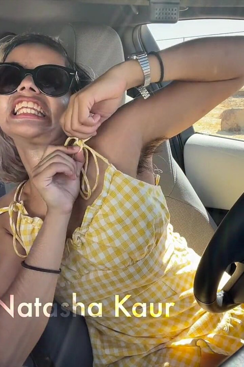 Lutando com as cintas do meu vestido