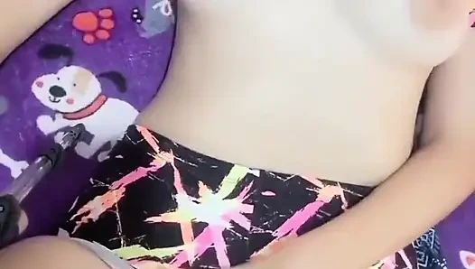 Betapa nikmatnya aku menyentuhmu! Aku suka saat aku sange, kamu mau lihat lagi, sayang?