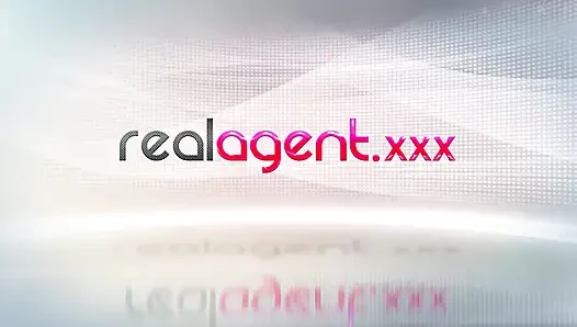 Atemberaubende schönheit mit feurigen roten Haaren Jia Lissa und und dem lockigen blonden küken Sarah Calanthe spielt mit den muschis der anderen