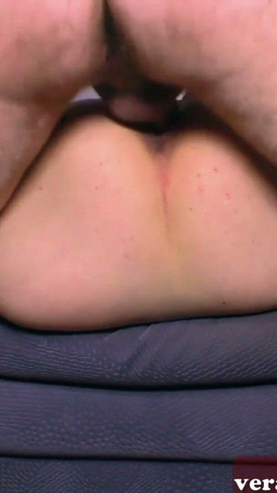 La novia rubia alemana prueba el porno con su novio por primera vez | Clip 3