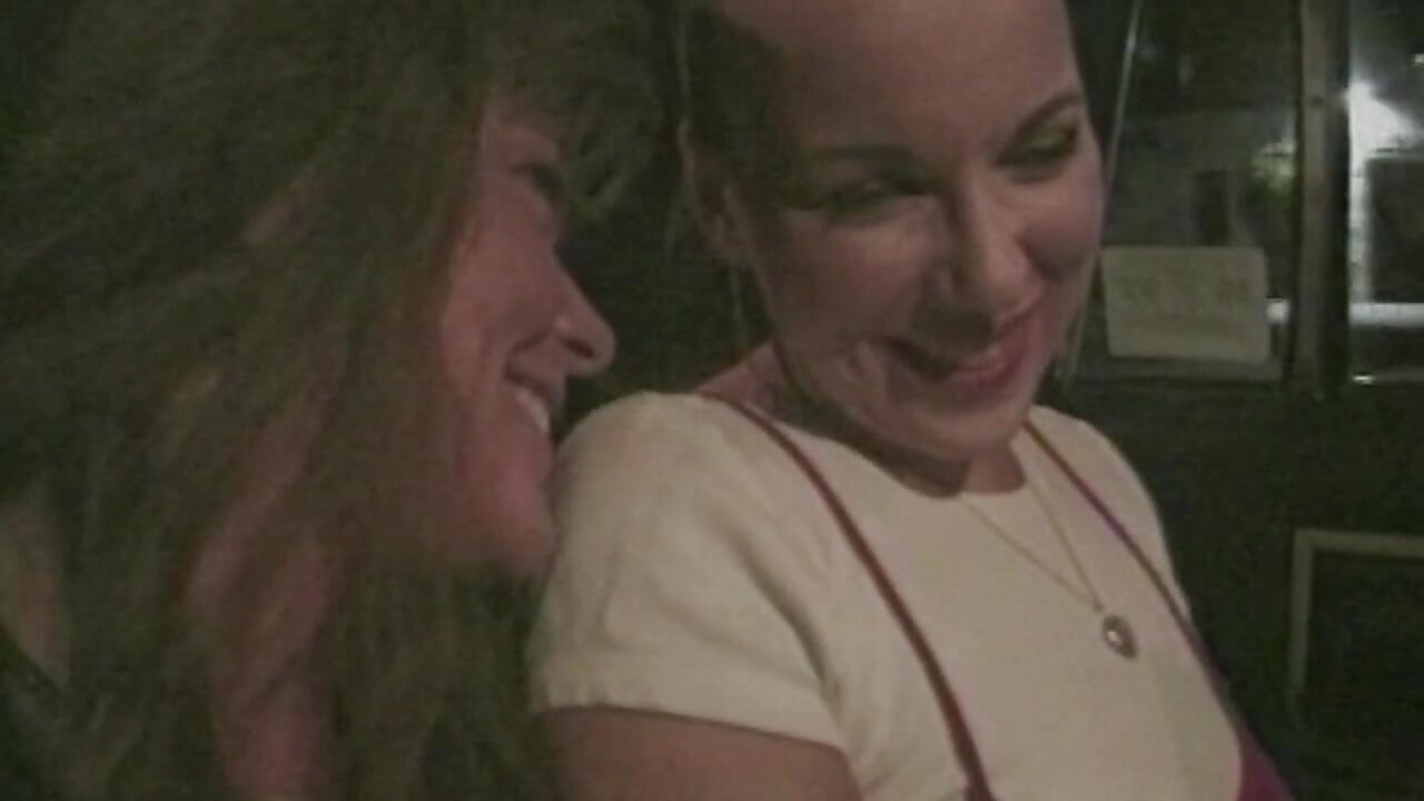 Versaute Taxifahrten: Heiße Lesbenbegegnung