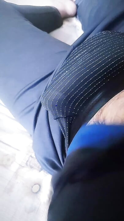 chaddi me muth maari