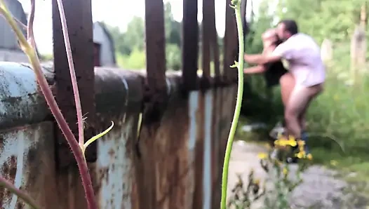 Как Же Я Люблю Лето За Возможность Трахаться В Кустах